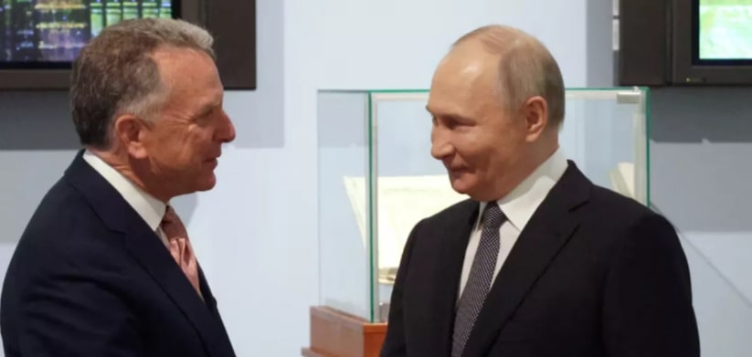 Steve Witkoff, enviado especial de Trump, e Putin, presidente russo (Foto: Gavril Grigorov/Reuters)