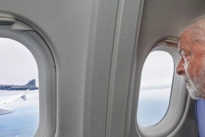 Avião de Luiz Inácio Lula da Silva é escoltado por caça da FAB (Foto: Ricardo Stuckert)