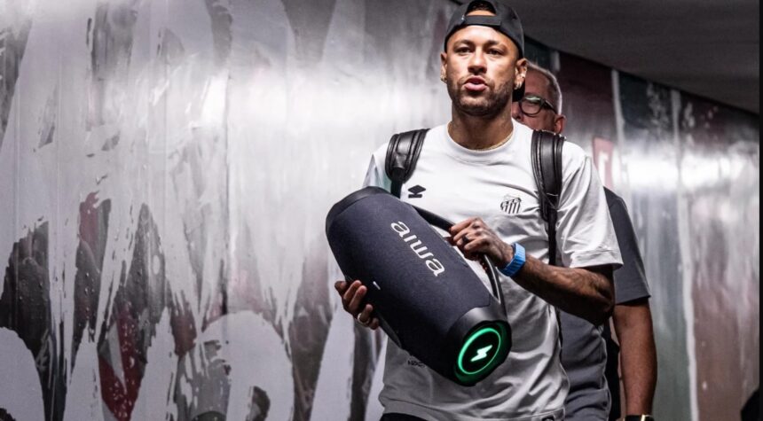 Neymar entrando no vestiário do Maracanã • Divulgação/Santos